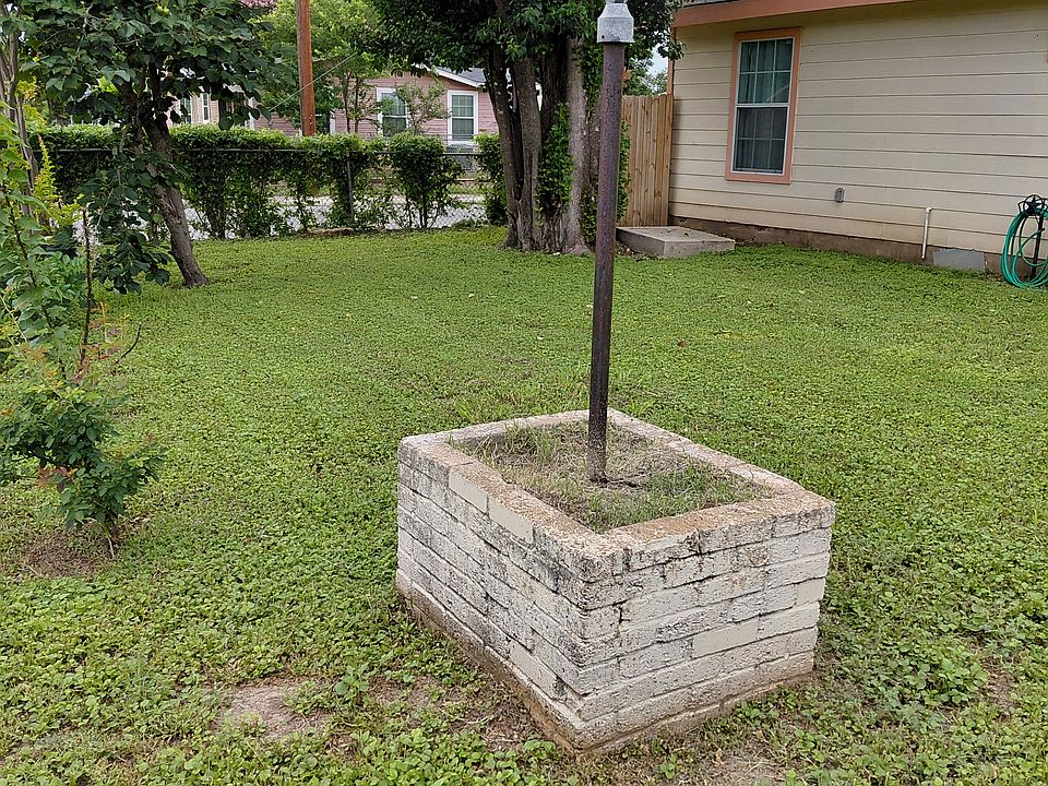 2nd image of 302 Patton Blvd #1