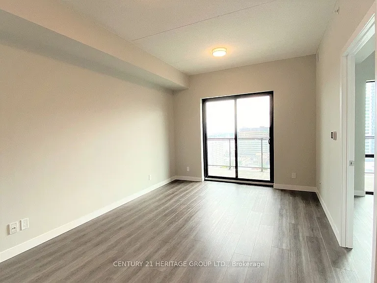 15 Queen St S #1413 — Photo 12