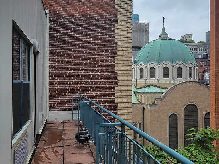 225 E 6th St #7B — Photo 3