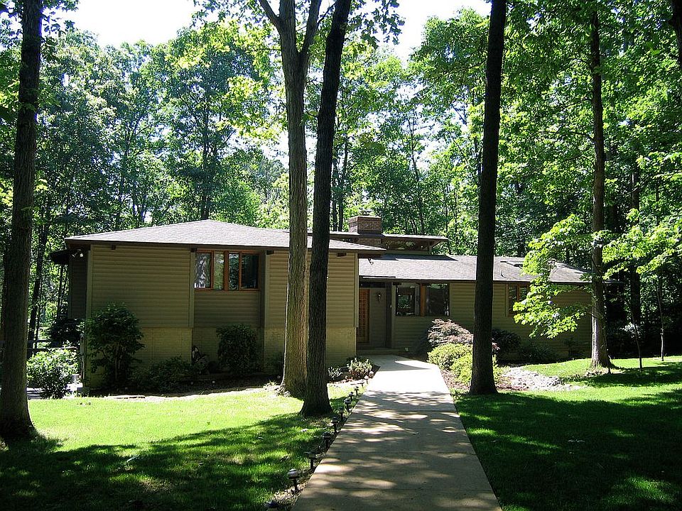 1st image of 120 Lakeland Dr