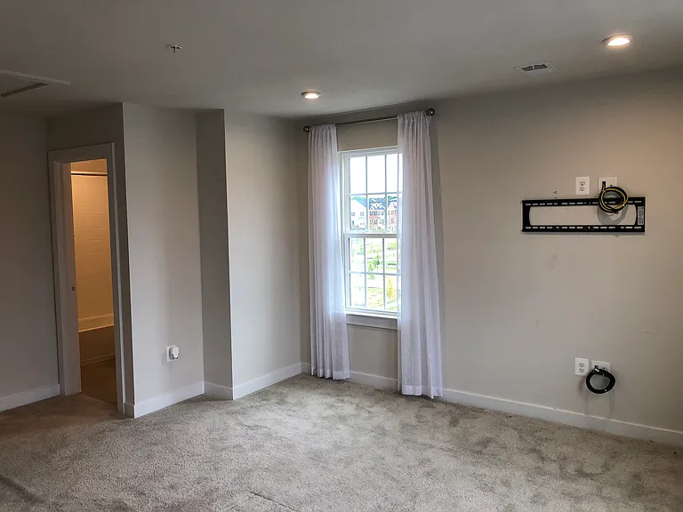 4th floor bedroom