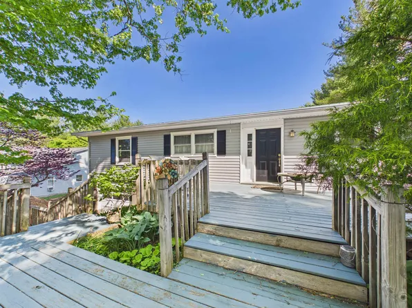 958 Country Acres Rd, Blacksburg, VA 24060