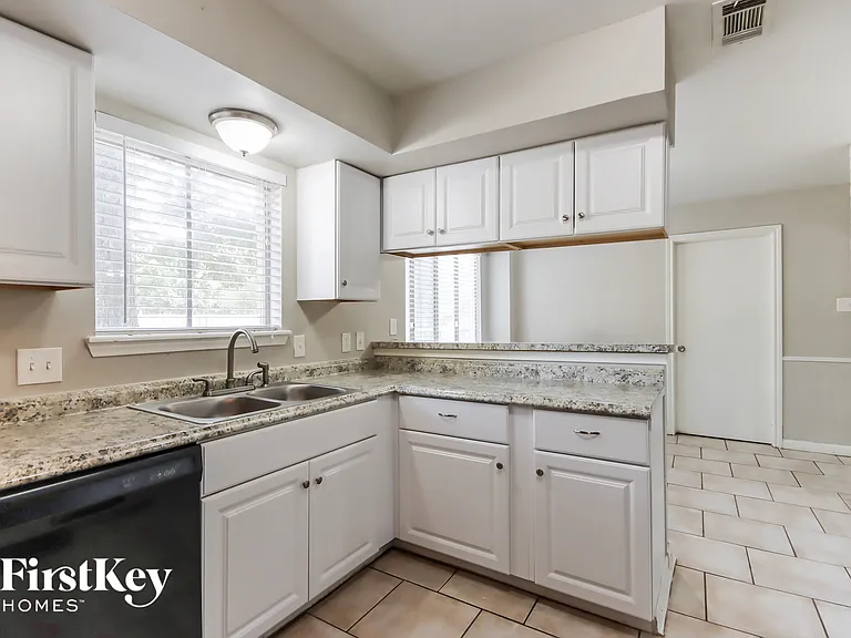 5603 Sheraton Oaks Dr — Photo 6