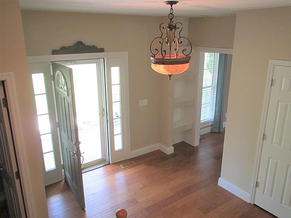 2nd image of 1340 Mountain Top Ln