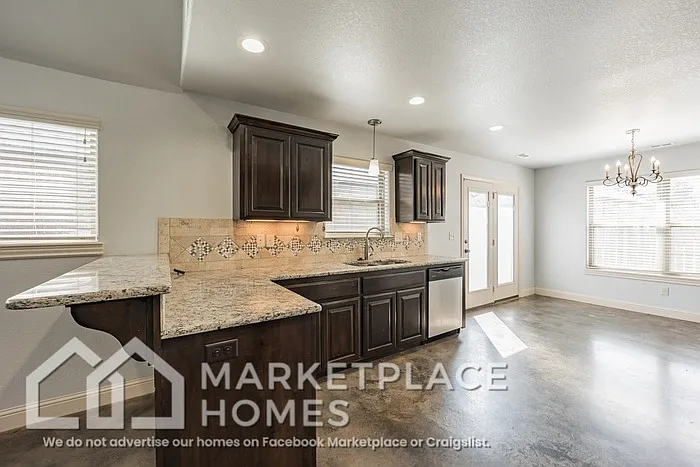 3211 Stonepoint Ave — Photo 8