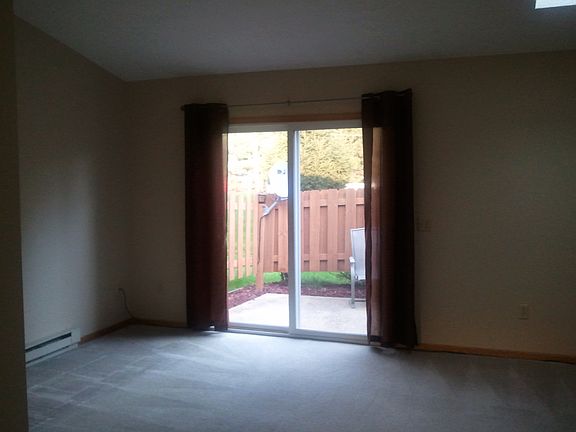 4th image of 651 Sturbridge Dr Unit 3