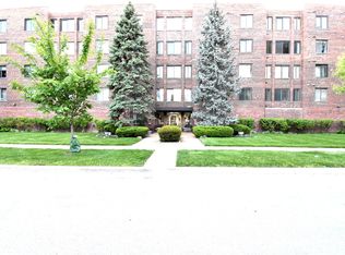 110 S Dunton Ave APT 2B, Arlington Heights, IL 60005