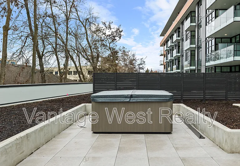 3389 Lakeshore Rd #216 — Photo 33