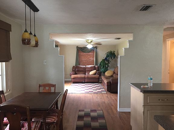 4th image of 2524 Belmont Ave