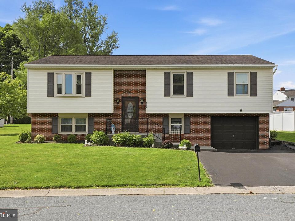 1st image of 3218 Caroline Dr