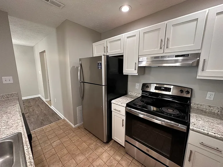 Breckenridge Apartment Homes — Photo 56