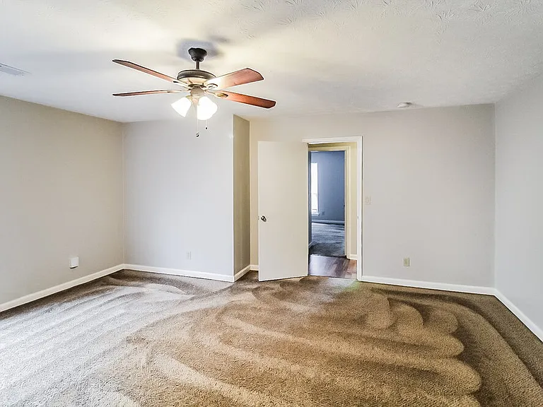 2468 Mistletoe Ln — Photo 11