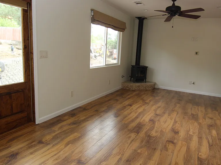 7405 San Gabriel Rd — Photo 2