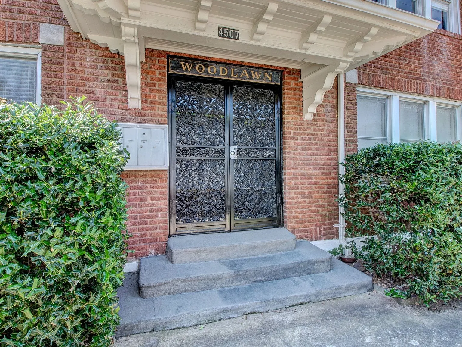 4507 Woodlawn — Photo 3