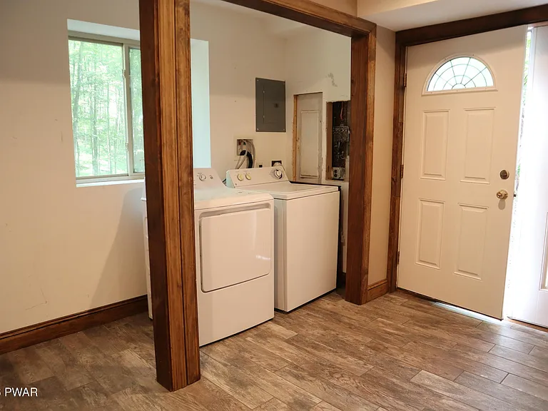 549 Lakeview Dr W — Photo 31