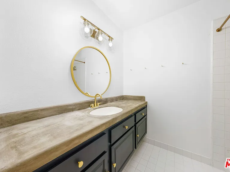 406 N Oakhurst Dr #105 — Photo 16