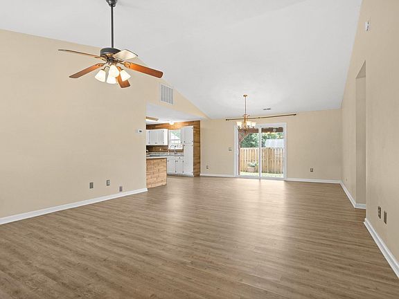 5th image of 204 Old Orchard Rd