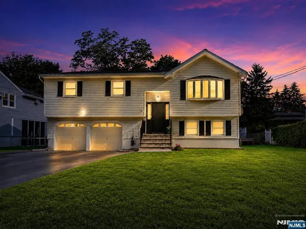 33 Oak Avenue, Pequannock Township, NJ 07440