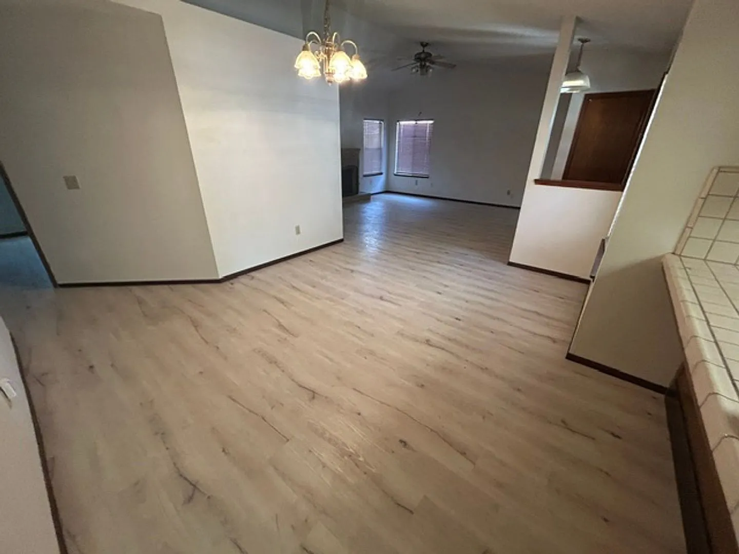 Desireable SW area — Photo 2