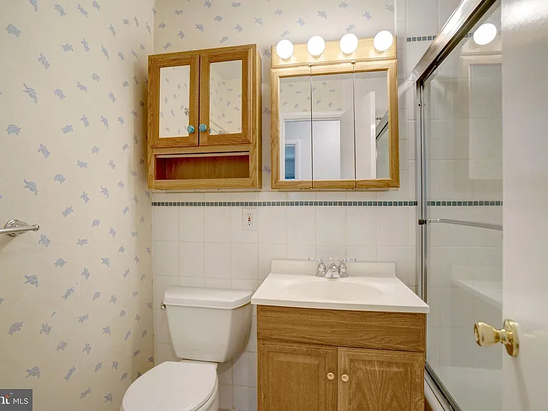 8236 Governors Ct — Photo 25