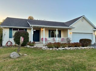 5770 Indian Trl, Rochelle, IL 61068