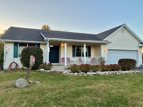 5770 Indian Trl, Rochelle, IL 61068