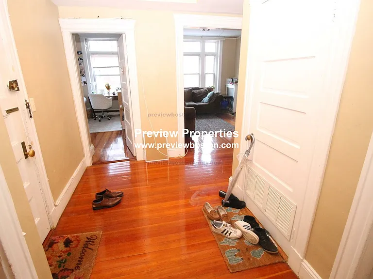 Strathmore Rd — Photo 3
