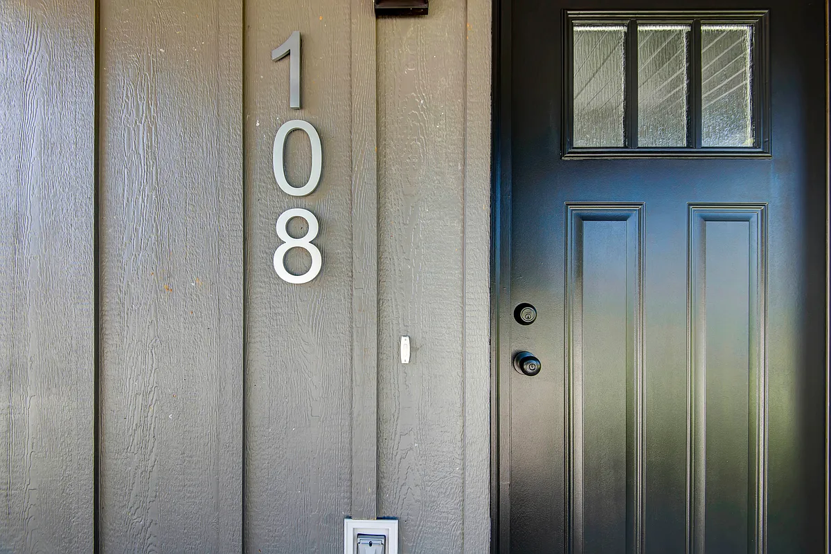 Building Photo - 108 Donna Lewis Cir #108