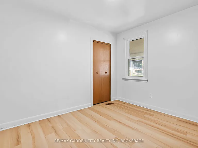 1828 Decew Rd — Photo 16