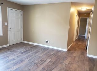 213 Rowe Dr, Bloomington, IL 61701