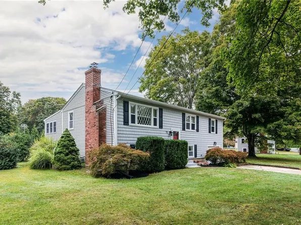 75 Hickory Dr, North Kingstown, RI 02852