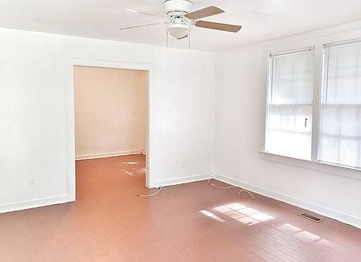 2nd image of 1510 Lake Ave