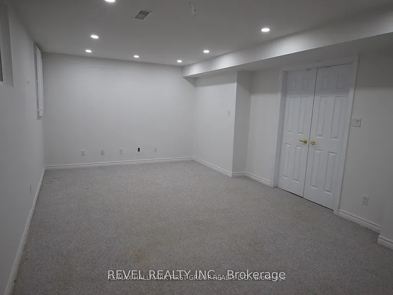 20 Leah Cres #BASEMENT — Photo 2
