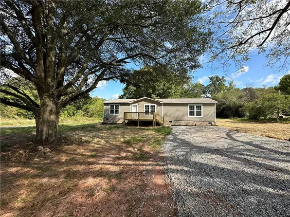 292 Railroad Ave, Lula, GA 30554