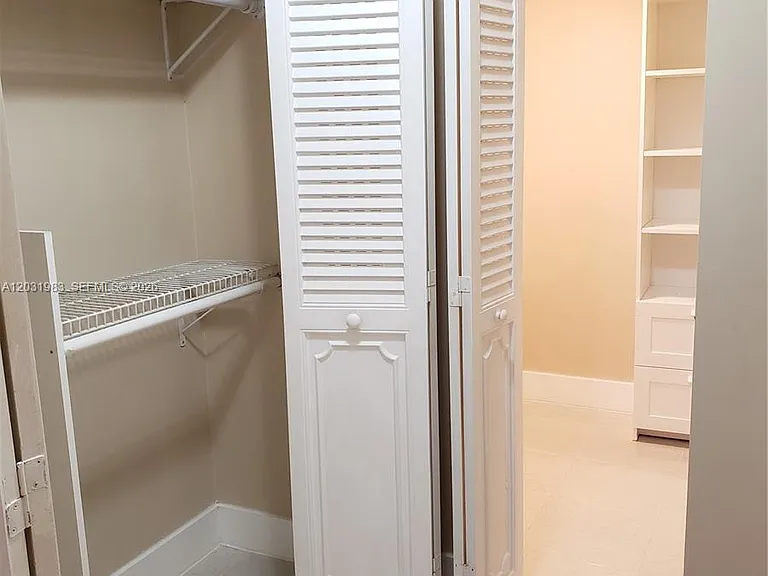 100 Golden Isles Dr #Penthouse 7 — Photo 20