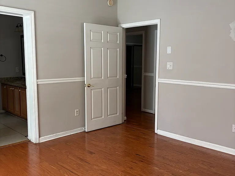 403 Saint Dunstans Ct — Photo 23