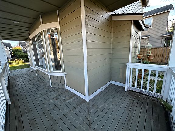 4th image of 3212 116th Ave NE