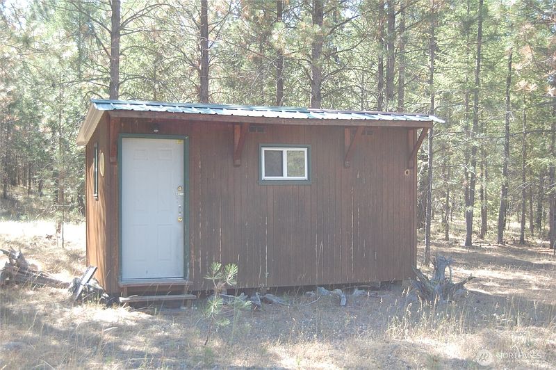 2nd image of 144 Cheif Joseph Trail