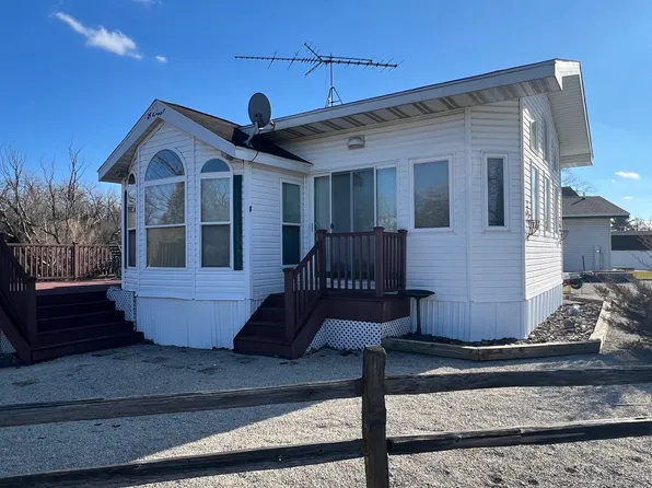 3 Lakeshore Dr, Wilmington, IL 60481