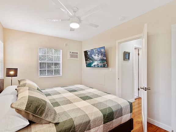 3rd image of 3015 Seville St APT 7