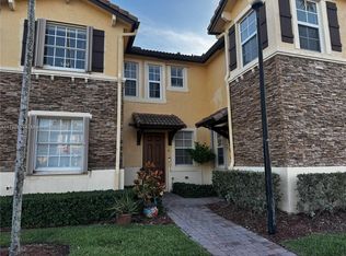 9247 SW 227th St UNIT 10-2, Cutler Bay, FL 33190