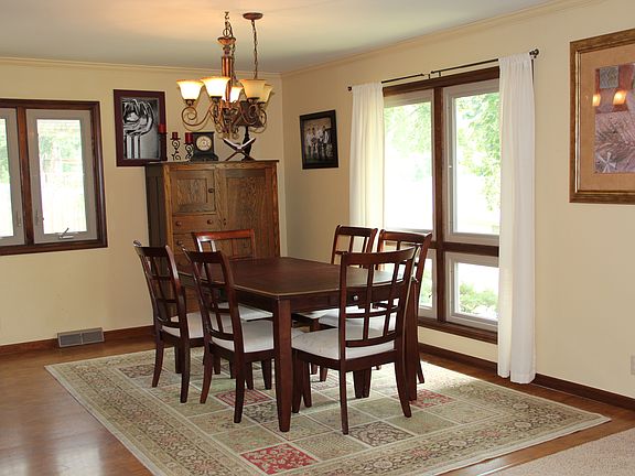Large eat-in kitchen/dining