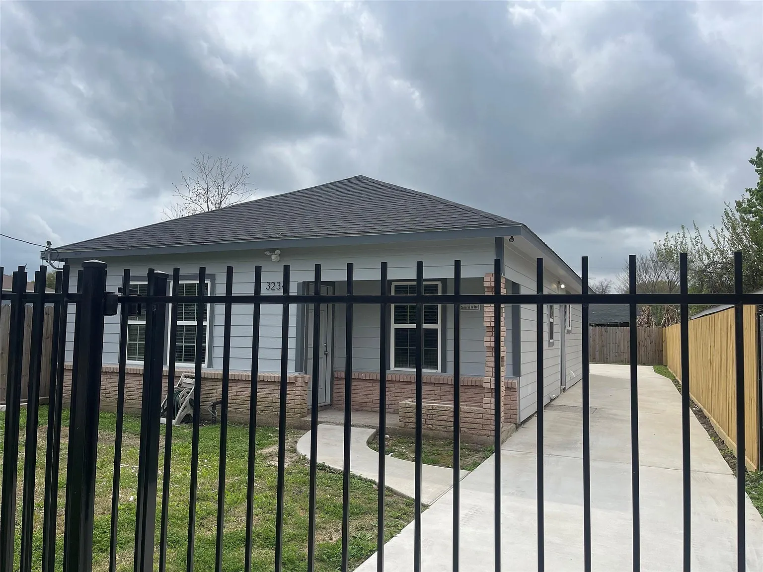 3 bed, 2.0 bath, 1444 sqft, $1,999 — Photo 1