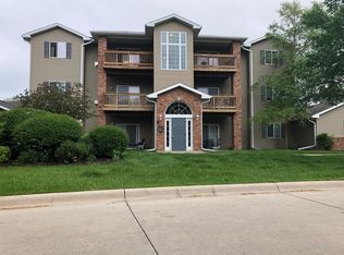 2742 Triple Crown Ln UNIT 7, Iowa City, IA