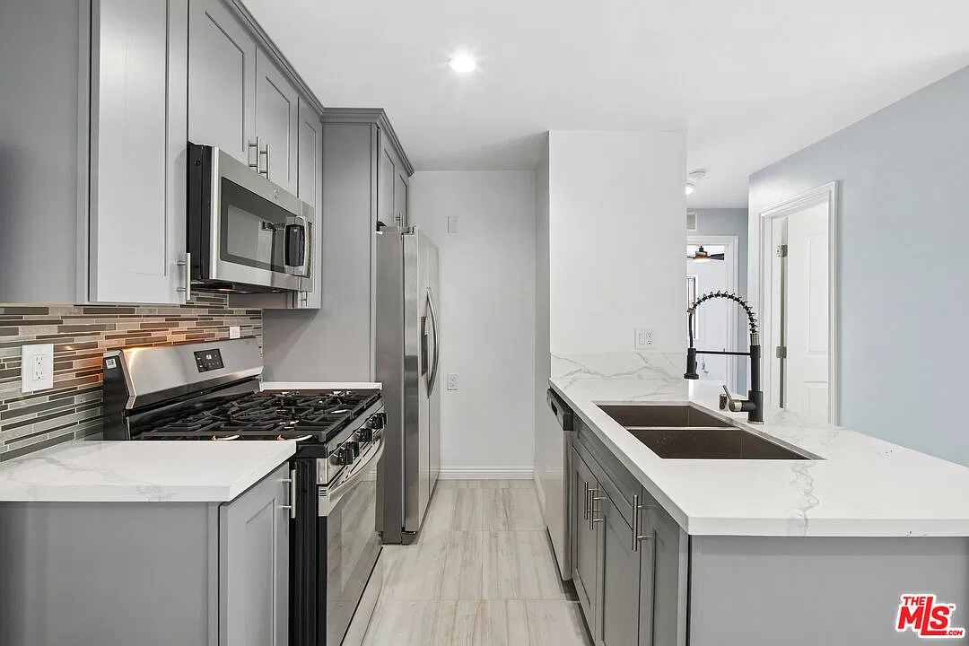 852 N Bunker Hill Ave — Photo 3