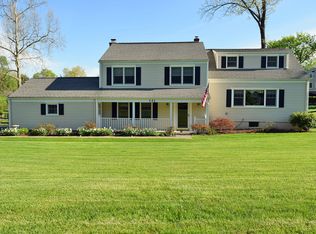 121 Thackeray Dr, Basking Ridge, NJ 07920