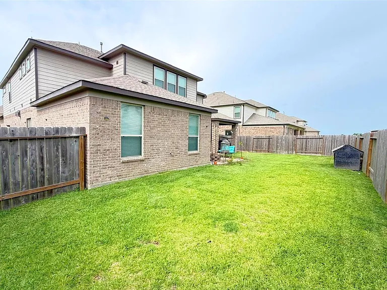 244 Upland Dr — Photo 4