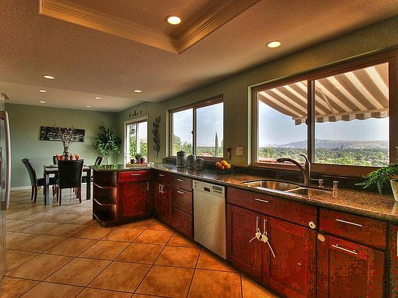 4th image of 370 Via Primavera Dr