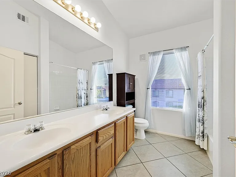 2305 W Horizon Ridge Pkwy #1523 — Photo 13