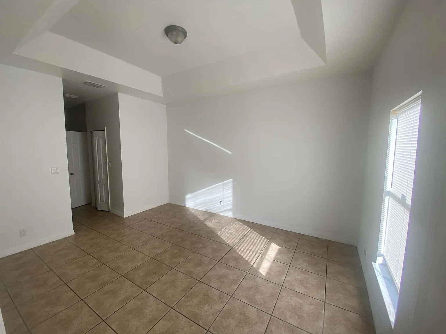 3 bed, 1539 sqft, $1,900 — Photo 3